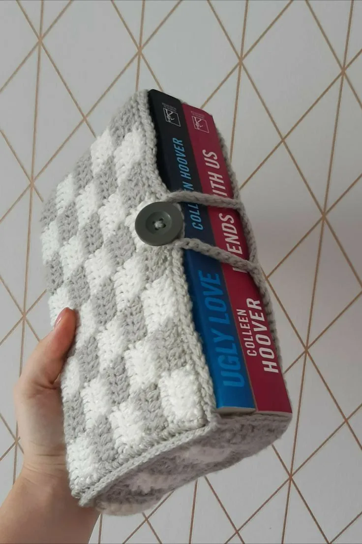 Gray Checked Tissue-Box Cover in gray and white